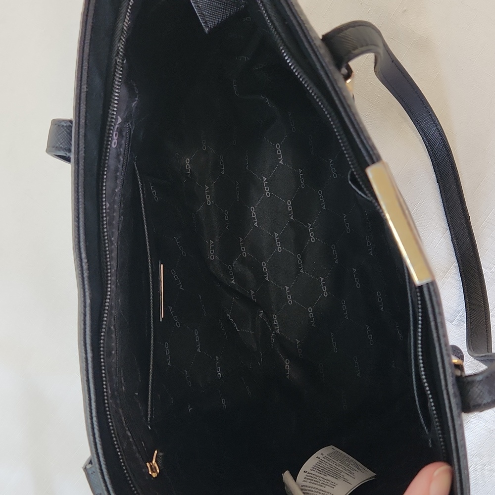Aldo black vegan shoulder bag. Size 9x11" - Picture 9 of 12